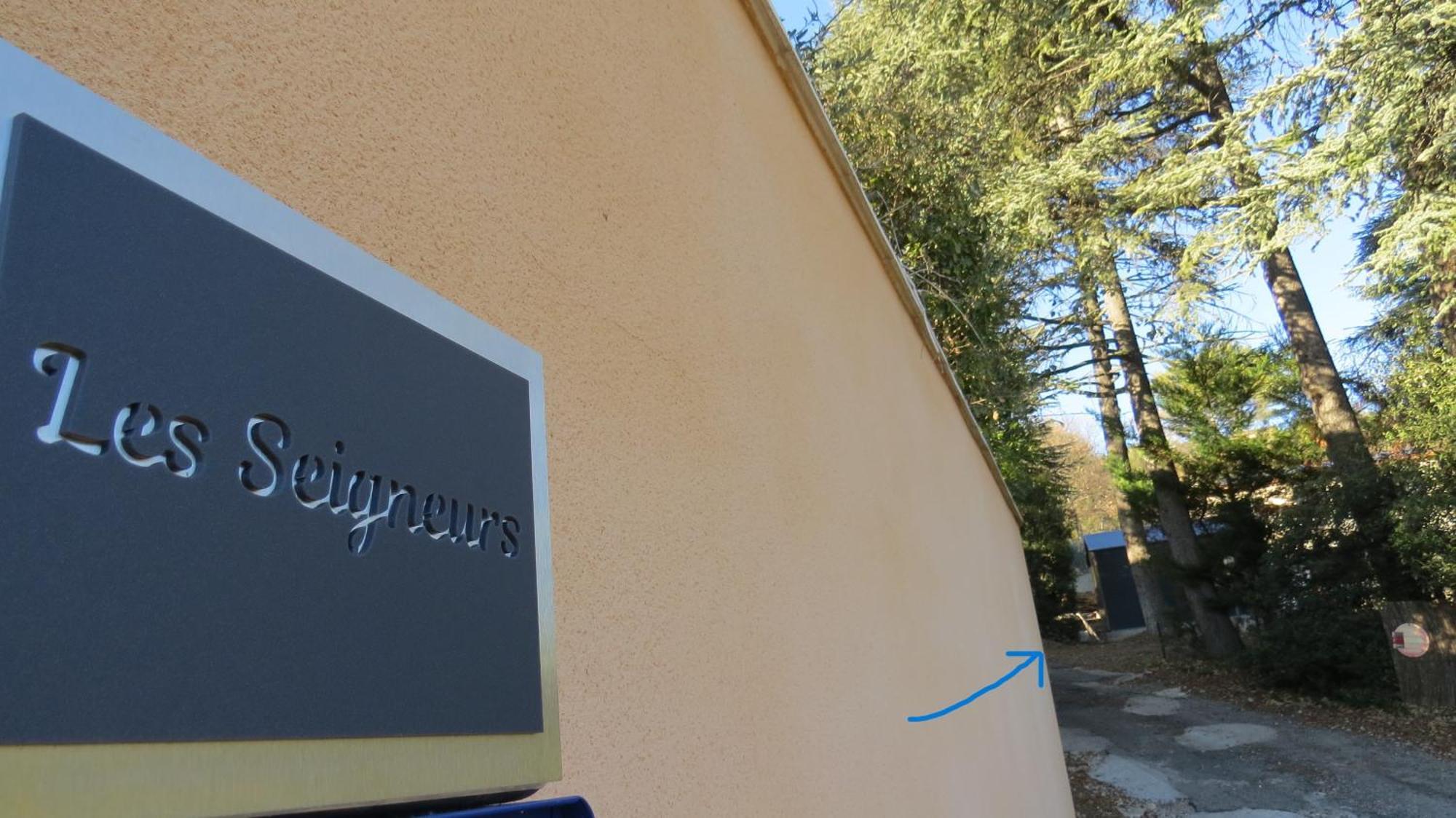 Spacieuse Dependance Duplex 50 M2 Classe 3 Etoiles Sans Vis-A-Vis Greoux-les-Bains Luaran gambar